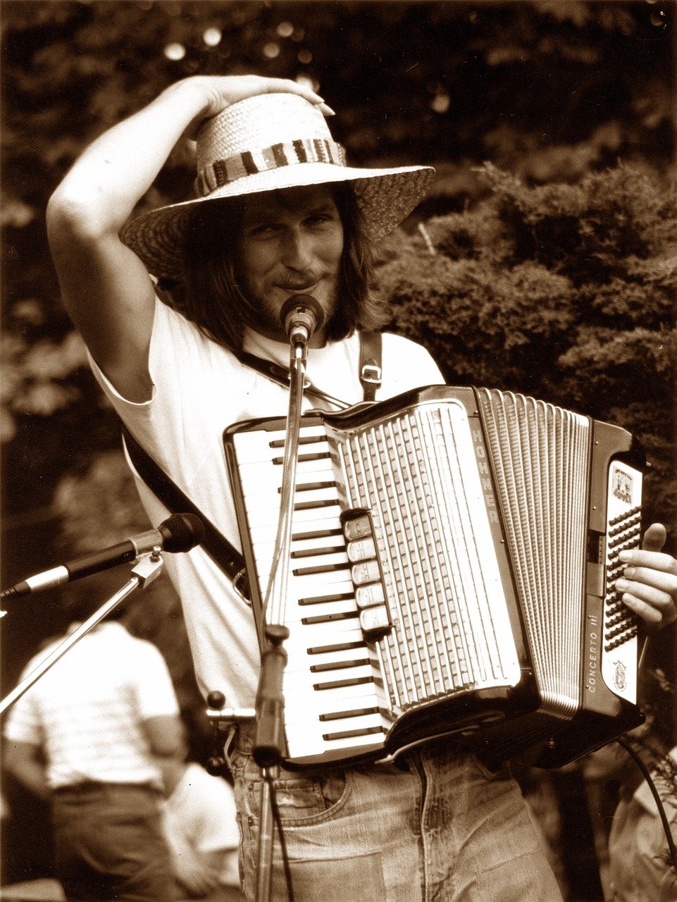 accordion, music, man, romance, singing, singer, artist, jeans, casual, cool, country music, cap, hand, musical instrument, musician, instrument, concert, melody, entertainment, sound body, art, street musicians, enjoyment of life, sound, straw hat, smile, friendly, song, volume, dance music, folk music, solo entertainer, hair, beard, microphone, laugh, accordion, accordion, country music, country music, country music, country music, country music, folk music, folk music, folk music